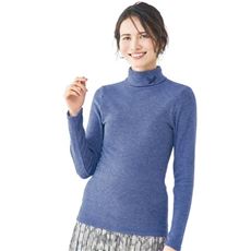 タートルネック長袖Tシャツ(刺繍モチーフ使い・吸湿発熱・日本製)