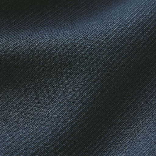ネイビー シワになりにくく、表情豊かな杢調素材