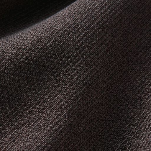 ブラウン シワになりにくく、表情豊かな杢調素材