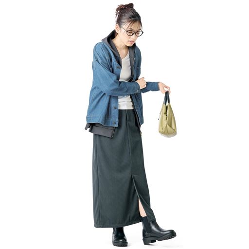 チャコールブラウン コーディネート例