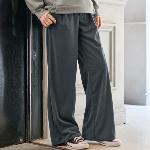 チャコールブラウン