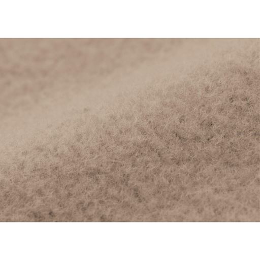 暖かさに包まれる裏起毛素材。