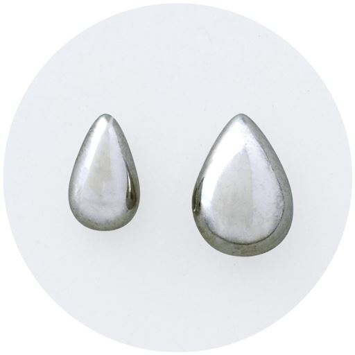 プラチナ原寸大<br>左(小)5.5mm、右(中)6.5mm