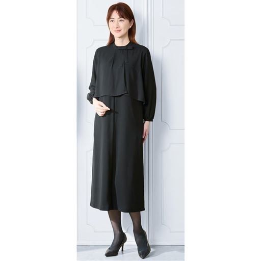 リボンブローチブラックワンピース