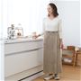 寒がりさんが考えた足ぽかロング巻きスカート。肌寒い時に、いつものお洋服の上からさっと簡単に着用いただけます。<br>モカ着用例