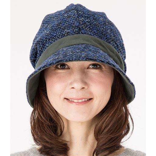 ネイビー<br>すっぽりかぶれるデザインで小顔を演出
