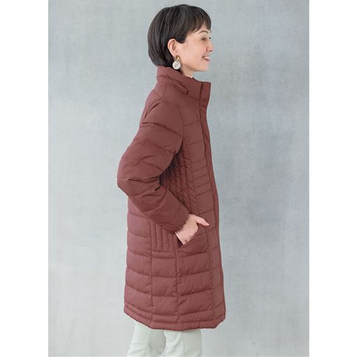 ブラウン<br>フードを取り外してすっきりと着用できます