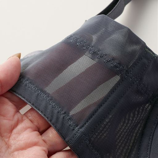 薄手のパワーネットで軽いつけ心地。