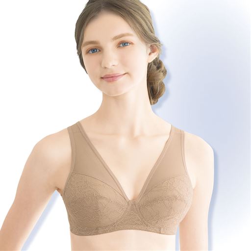 軽やかなノンワイヤーでらくちんフルカップブラ <br>ローズベージュ着用例