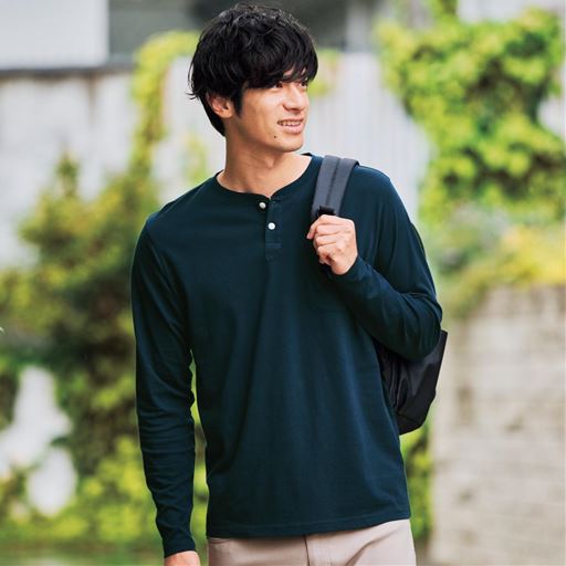 ダークネイビー