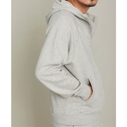 ライトグレー モデル身長:184cm 着用:Lサイズ