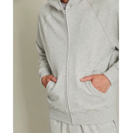 ライトグレー モデル身長:184cm 着用:Lサイズ