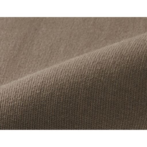 生地アップ 表地は、柔らかく伸びのよい素材