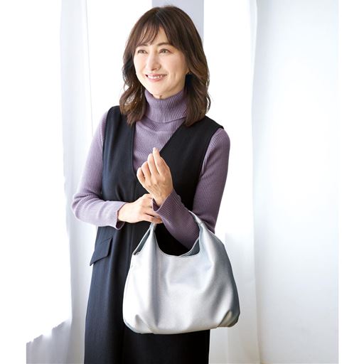 シルバー <br>手提げにも