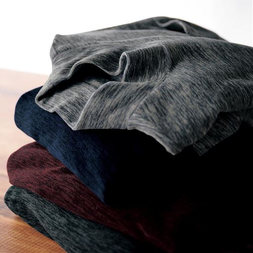 (上から)ミディアムグレー、ネイビー、ダークレッド、チャコールグレー