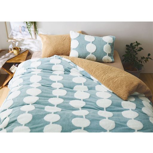 ブルー ※商品は枕カバーです<br>肌側はボリューミーなもこもこ毛布生地で寒い冬でも温かく包み込みます。