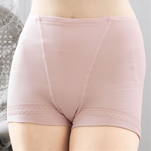 ゴムや縫い目が肌にあたりにくいから肌にやさしい!綿混ショーツ <br>シェードピンク着用例