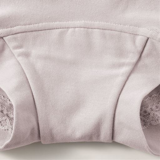 フロントからマチまでは袋縫いで、肌側に縫い目が出ず、やさしい肌あたり。