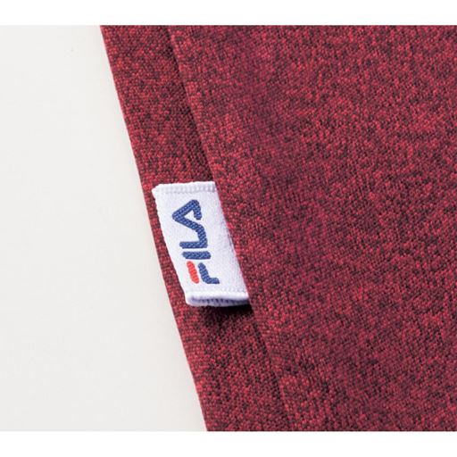 裾サイドにロゴネーム付き