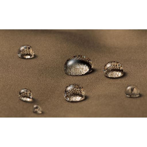 はっ水 突然の雨にも対応 はっ水加工で水をはじくので雨にも対応します。