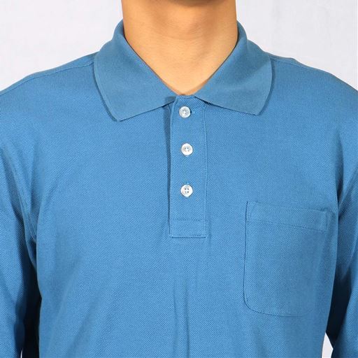 襟元アップ<br>スモークブルー着用