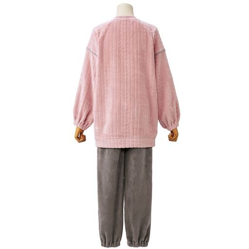 パウダーピンク(パンツ:グレージュ)  バックスタイル