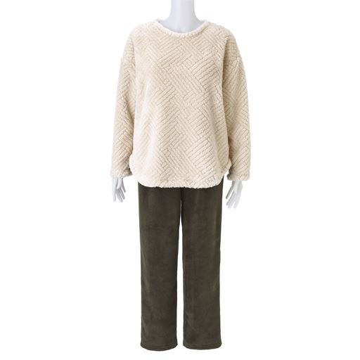 アイボリー(パンツ:ブラウン)