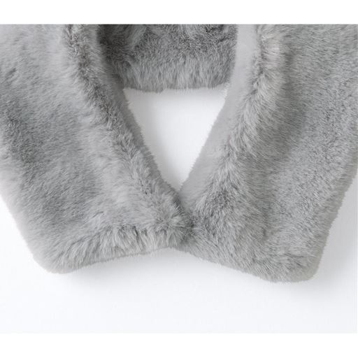 サッとスムーズに装着 <br>端にマグネットが内蔵されつけ外し簡単!