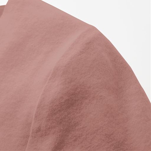 完全無縫製 縫い目がないからやさしい。糸で縫うのではなく、生地を貼り合わせ、縫い目による肌への刺激を軽減。