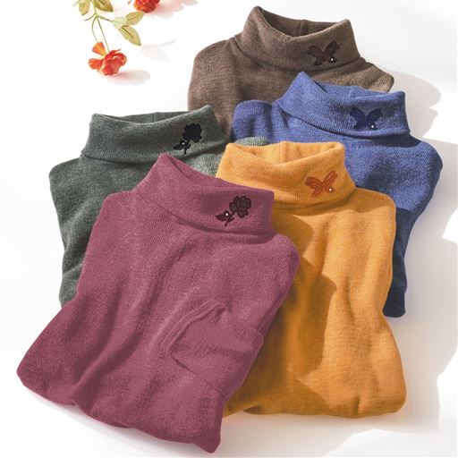 顔まわりがパッと華やぐ色合い。<br>(上から時計まわりに)ブラウン(蝶々モチーフ)、パープリッシュブルー(蝶々モチーフ)、パンプキン(蝶々モチーフ)、ワイン(バラモチーフ)、チャコールグレー(バラモチーフ)。