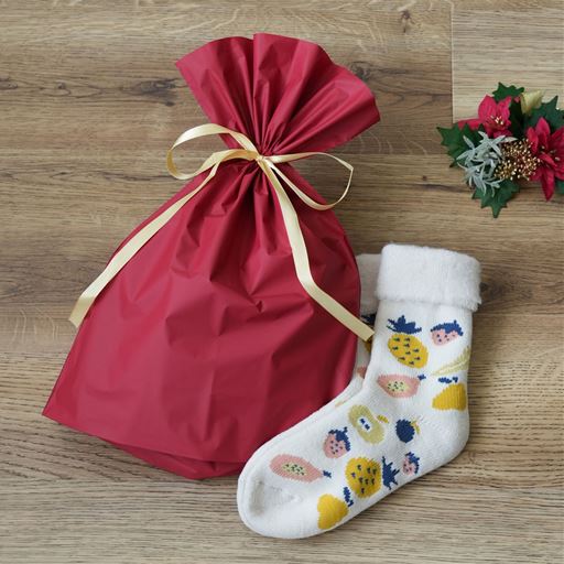 簡単にラッピングできるのに、豪華に見える巾着型のラッピング袋です。(写真はSサイズ)<br>※イメージ(ソックスは商品に含まれません)