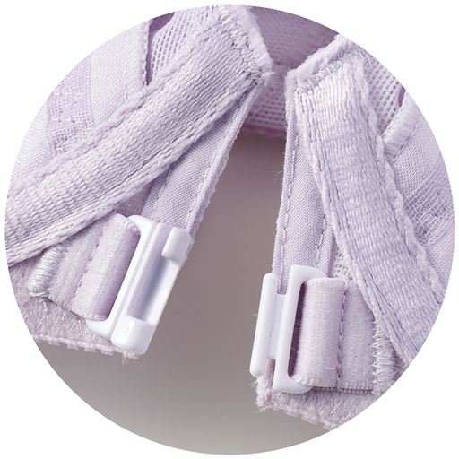 着脱しやすいフロントホック仕様