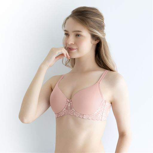 B(ペールモーヴ)着用例<br>ソフトなシェイプで心地よく脇すっきりタイプ