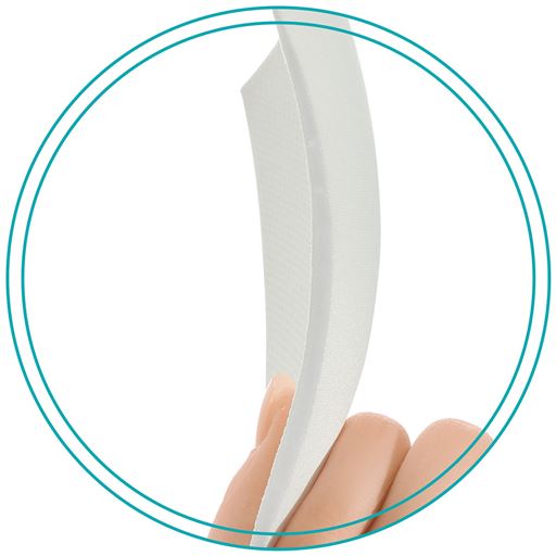 カップ断面約2mm モールドカップ特有の厚みをなくし、グラマーバストにフィット。