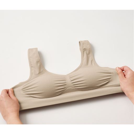 快適 締め付けない快適設計 幅広のアンダーベルト ストラップはよく伸びてくい込みにくい。 ぐーんと伸びる 360°