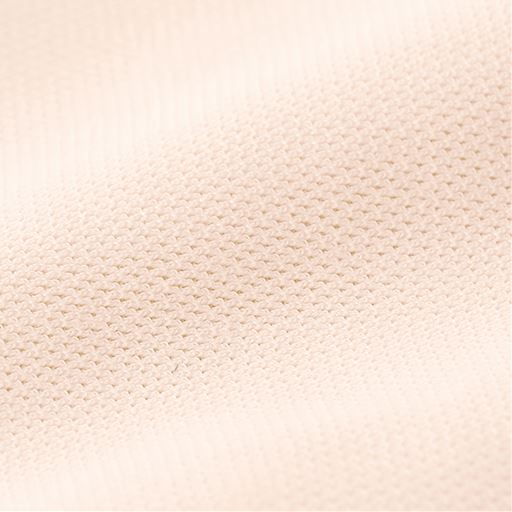 さらっと年中快適 身生地は吸汗速乾メッシュで、汗ばむ季節もべたつかずにさらっと快適な着け心地。