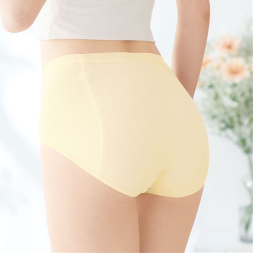 クリーム<br>立体裁断がずり上がりにくさの秘密!