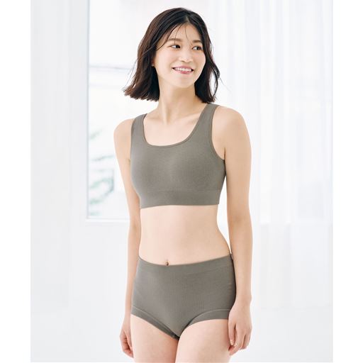 ソフトカーキ 着用例(※ショーツは、品番:BT-537になります。)