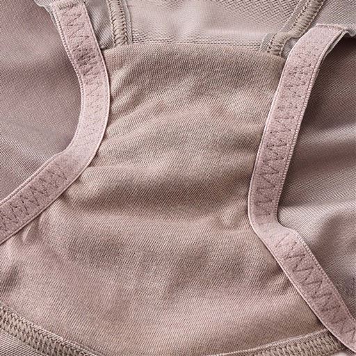 マチ裏綿混素材だからショーツいらずで一枚ではける!