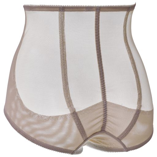 (1)立体パターンで美尻をメイク。(2)裏当てでヒップをぐっと持ち上げる。