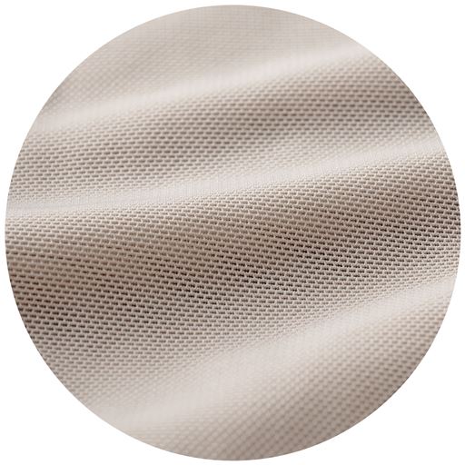 伸縮性のよいパワーネットが程よくサポート。通気性◎でムレも軽減。