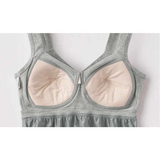 綿混素材のソフトブラがバストをやさしく包み込むやわらかカップ仕様