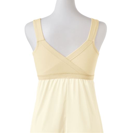 バックは着脱しやすいカシュクール仕様。