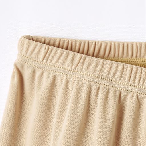 ウエストゴムは身生地くるみ仕様でやさしいはき心地。