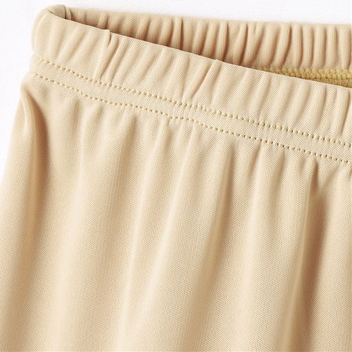 ウエストゴムは身生地くるみ仕様でやさしいはき心地。