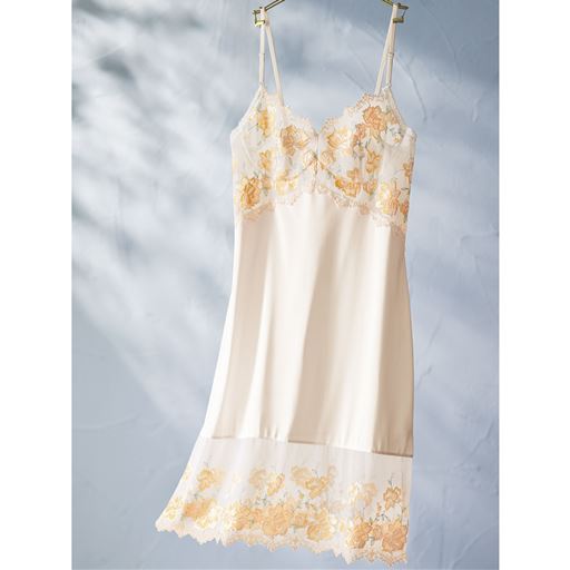 シルクベージュ