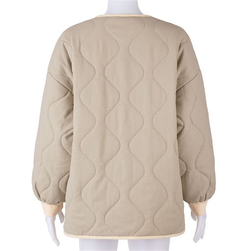 ベージュ バックスタイル