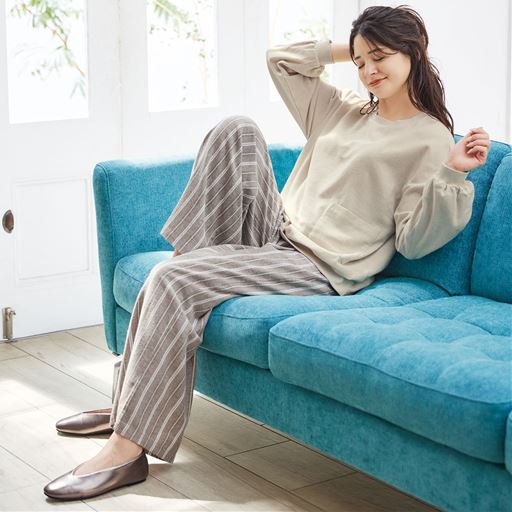 ベージュ (パンツ:ブラウン系ストライプ)