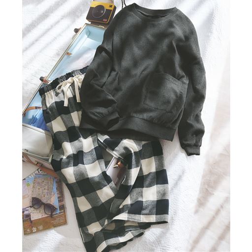 チャコールグレー (パンツ:ブラック×アイボリーチェック)