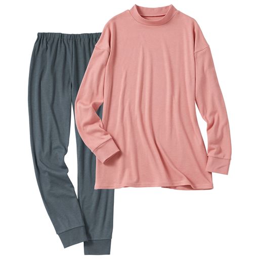 コーラルピンク(パンツ:チャコールグレー)